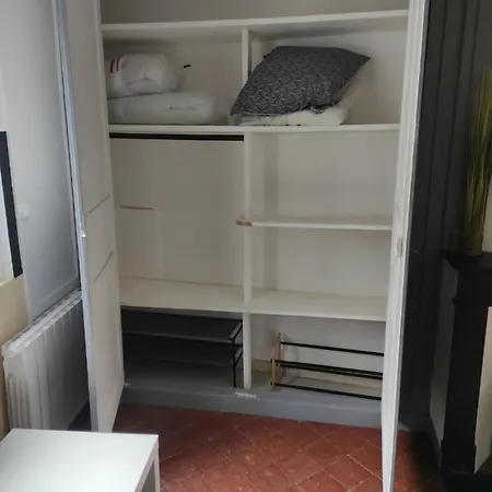 Maison Julius Aeroport 2 A 4 Personnes Apartament *